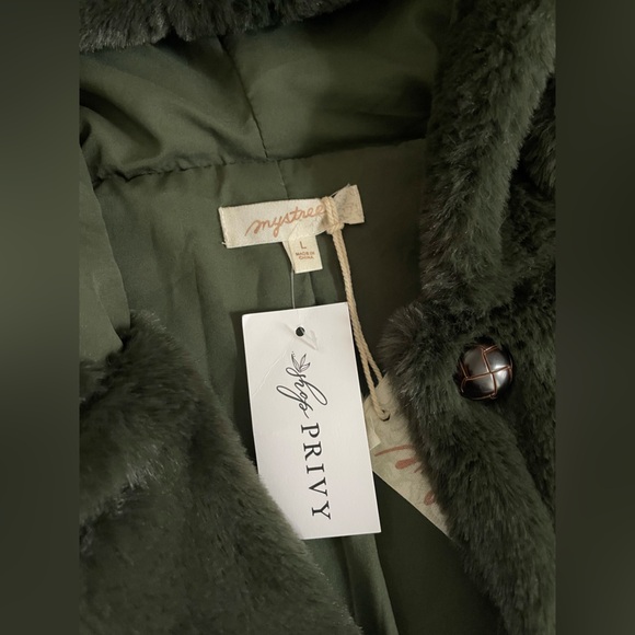 NWT Mystree size L faux fur hooded jacket - Picture 2 of 6